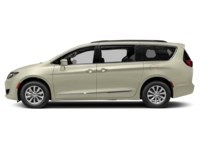 2020 Chrysler Pacifica Limited 35th Anniversary FWD *Ltd Avail* Luxury White Pearl  Shot 24