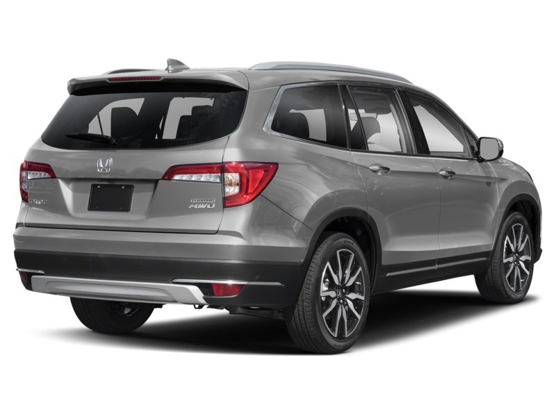 2019 Honda Pilot Touring 8-Passenger AWD Lunar Silver Metallic  Shot 32