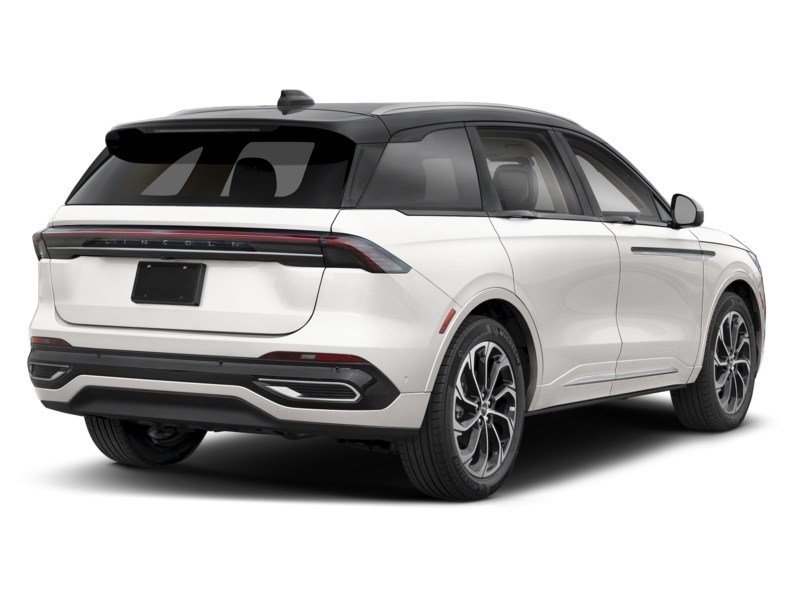 2026 Lincoln Nautilus Premiere AWD White Platinum Metallic Tri-Coat  Shot 2